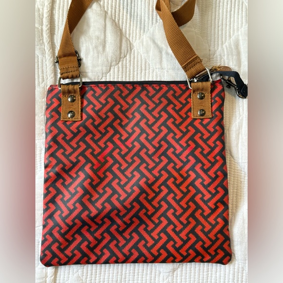 KAVU Canvas Crossbody Purse Bag Geometric Pattern Red and Navy Brown Str… - Picture 3 of 8